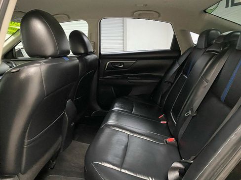 Used 2018 Nissan Altima 2.5 SR w/ SR Midnight Edition image 11