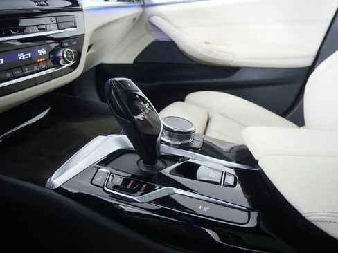 Certified 2023 BMW 530i w/ Premium Package image 25