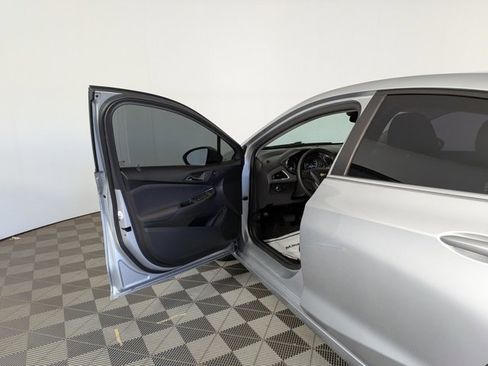 Used 2017 Chevrolet Cruze LT image 10