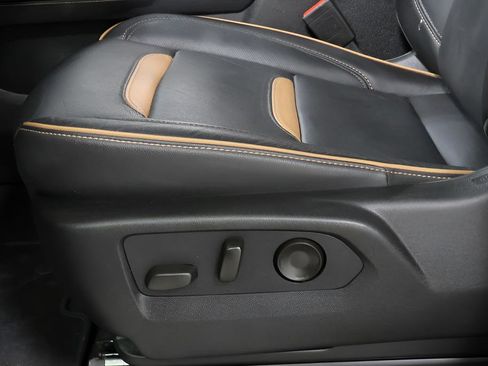 Used 2024 GMC Yukon XL AT4 w/ Technology Package AWD/4WD image 22