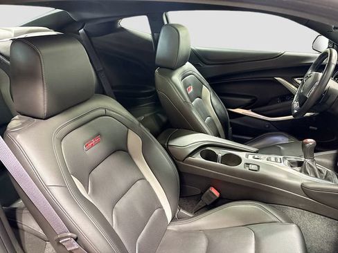 Used 2016 Chevrolet Camaro SS RWD image 19