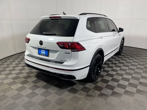Used 2024 Volkswagen Tiguan SE R-Line AWD/4WD image 7