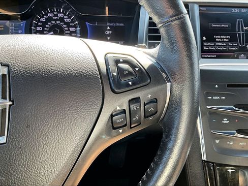 Used 2013 Lincoln MKS AWD image 12