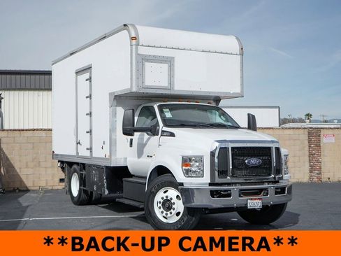 Used 2016 Ford F650 2WD Regular Cab Super Duty image 2