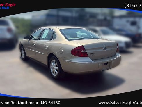 Used 2005 Buick LaCrosse CX FWD image 3