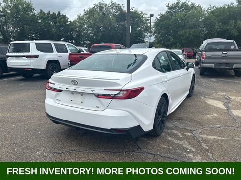 Used 2025 Toyota Camry SE FWD image 3