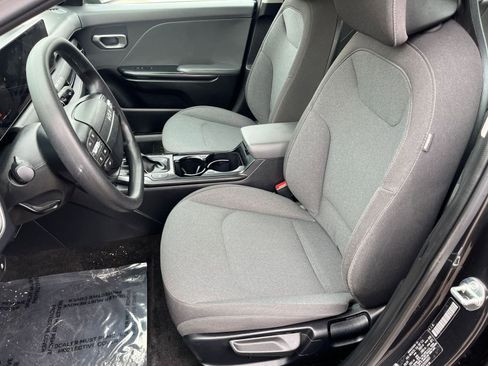 Used 2025 Kia K4 LXS image 33