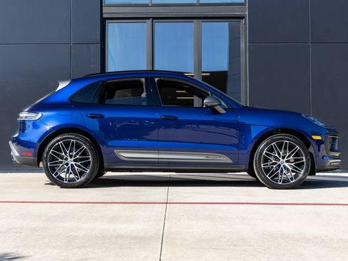 Certified 2026 Porsche Macan Turbo AWD/4WD image 12