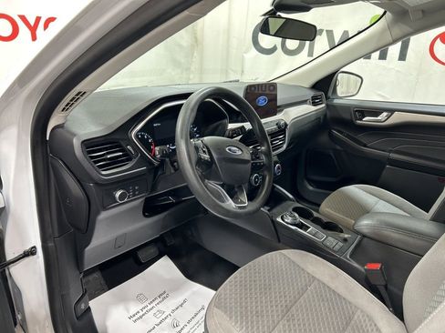 Used 2021 Ford Escape SE image 23