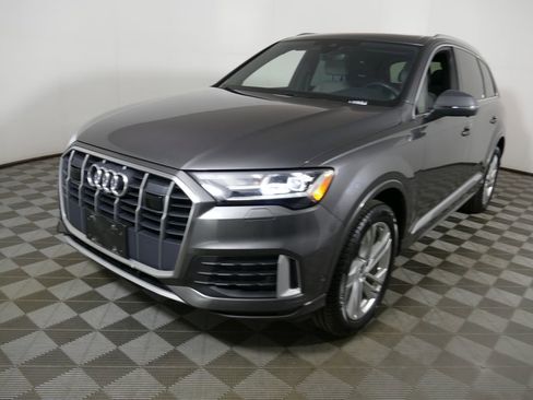 Used 2022 Audi Q7 2.0T Premium Plus AWD/4WD image 3