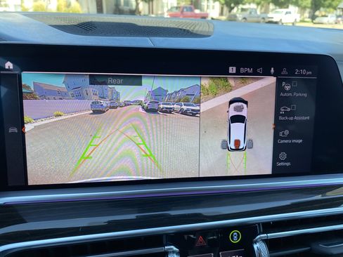 Used 2019 BMW X5 xDrive50i w/ Executive Package image 32