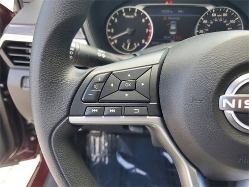 Used 2024 Nissan Altima 2.5 SV image 23