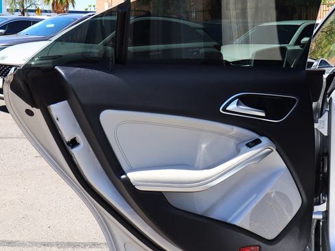 Used 2018 Mercedes-Benz CLA 250 image 34
