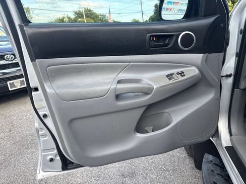 Used 2010 Toyota Tacoma 4x4 Access Cab V6 image 9