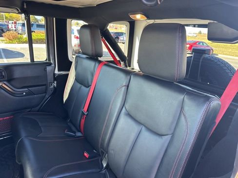 Used 2017 Jeep Wrangler Unlimited Rubicon image 17
