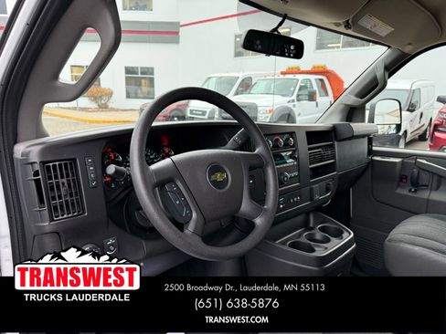 Used 2024 Chevrolet Express 2500 w/ Driver Convenience Package image 4