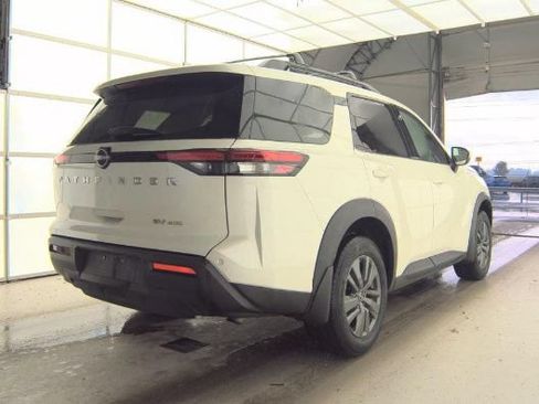 Used 2024 Nissan Pathfinder SV AWD/4WD image 4