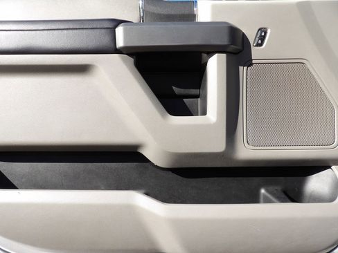 Used 2017 Ford F250 XLT image 9