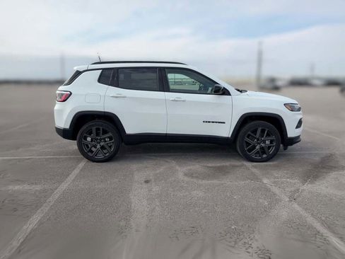 New 2026 Jeep Compass Latitude image 14