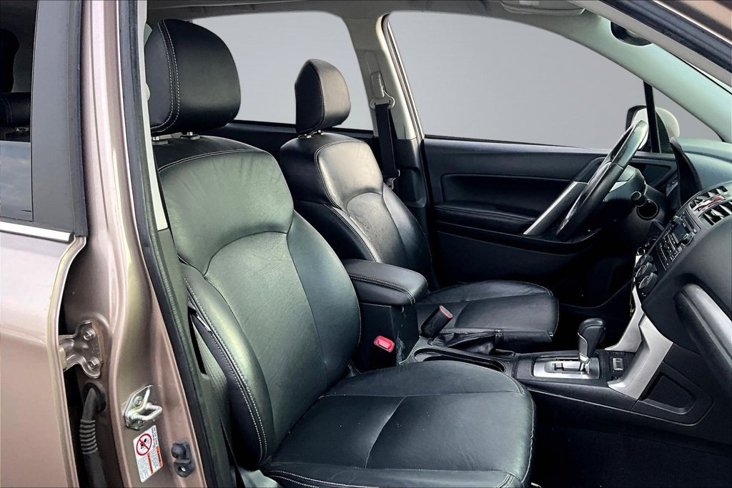 Used 2015 Subaru Forester 2.5i Limited AWD/4WD image 30