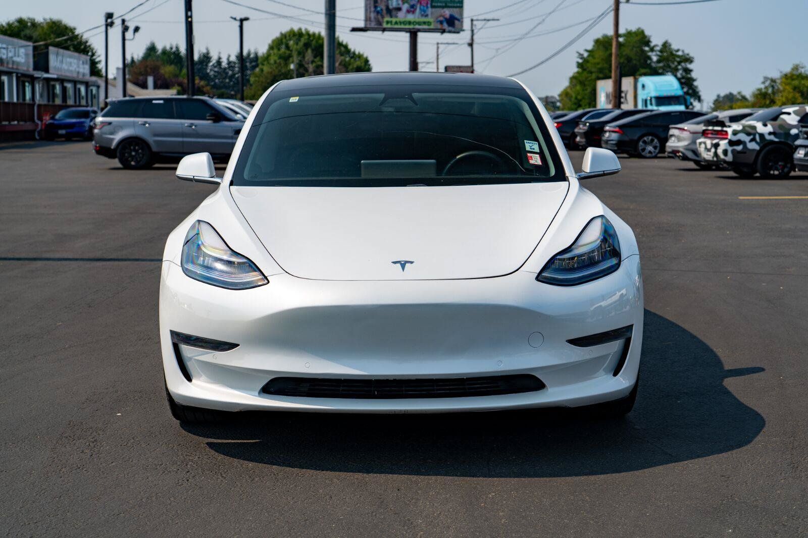 Used 2019 Tesla Model 3 Standard Range Plus RWD image 3
