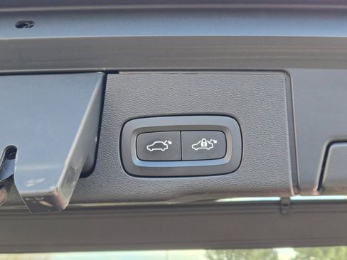 Used 2022 Volvo XC60 T8 Inscription w/ Advanced Package image 13