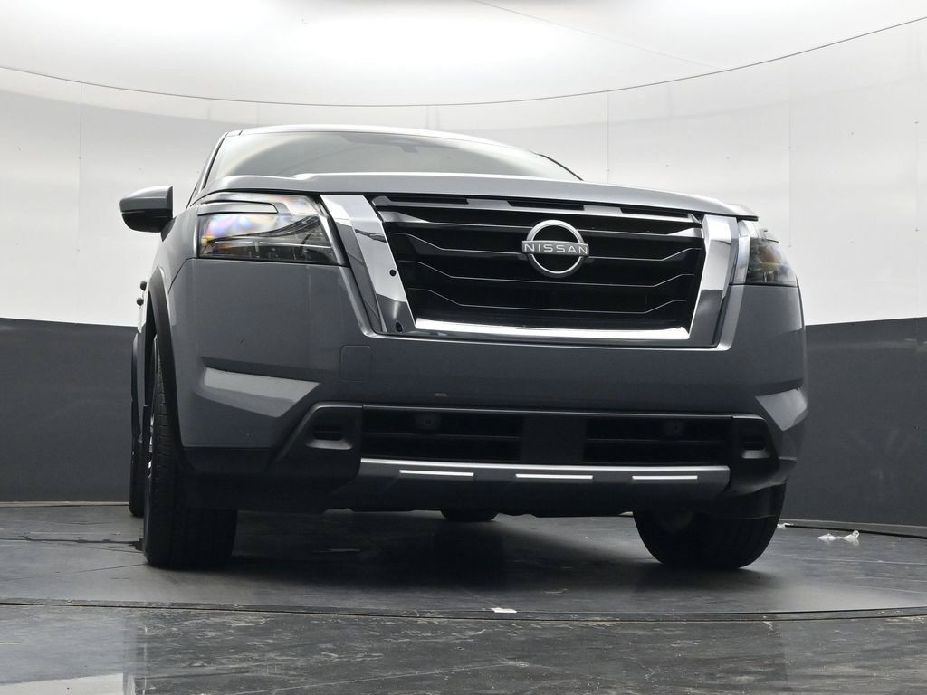 Certified 2025 Nissan Pathfinder Platinum w/ Cargo Package AWD/4WD image 43