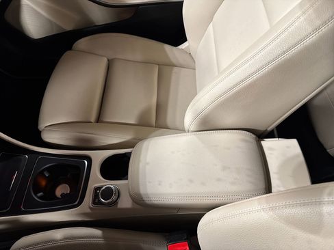 Used 2018 Mercedes-Benz CLA 250 4MATIC image 25