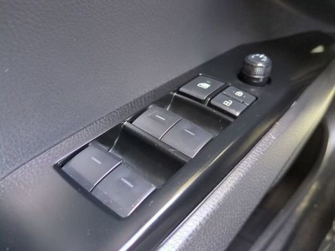 Used 2025 Toyota Camry SE image 21