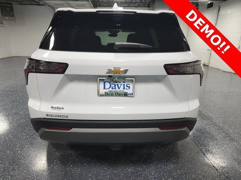 New 2026 Chevrolet Equinox LT w/ Convenience Package II image 11