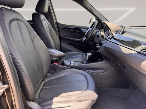 Used 2017 BMW X1 xDrive28i image 10