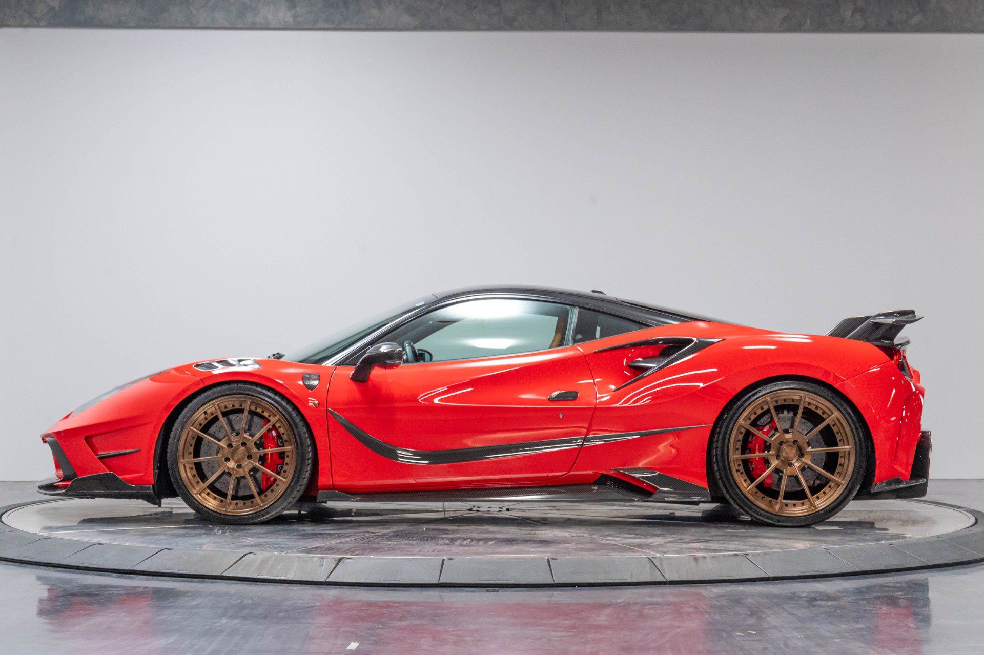 Used 2016 Ferrari 488 GTB RWD image 40