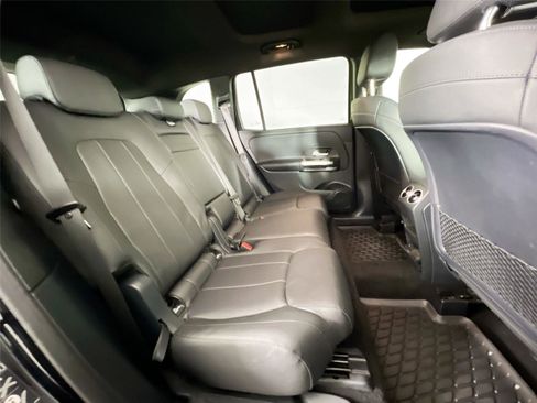 Used 2021 Mercedes-Benz GLB 250 4MATIC image 24
