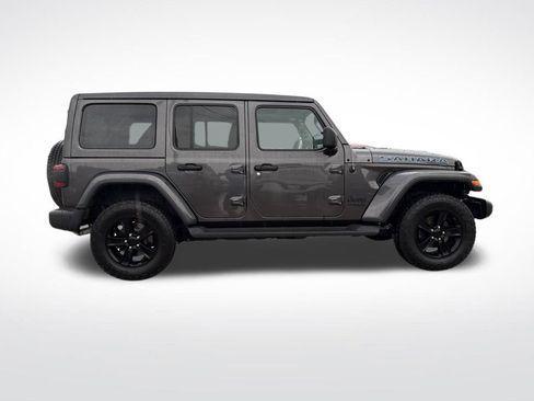 Used 2022 Jeep Wrangler Unlimited Sahara image 8