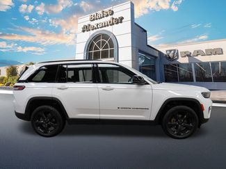 Used 2023 Jeep Grand Cherokee Altitude video 2