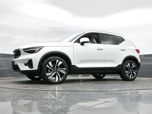 Used 2023 Volvo XC40 B5 Ultimate w/ Climate Package AWD/4WD image 45