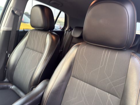 Certified 2019 Chevrolet Trax LT w/ Redline Edition FWD image 26