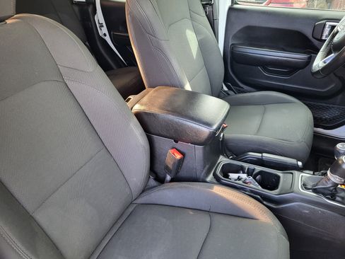 Used 2020 Jeep Gladiator Sport w/ Quick Order Package 24S image 15