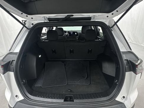 Used 2025 Chevrolet Equinox LT AWD/4WD image 15