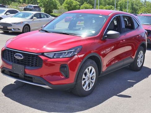 Used 2023 Ford Escape Active AWD/4WD image 3