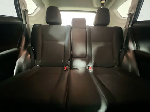 Used 2015 Toyota RAV4 LE image 32