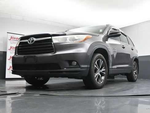 Used 2016 Toyota Highlander XLE AWD/4WD image 37