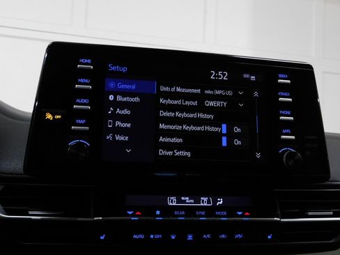 Used 2021 Toyota Sienna XLE image 57