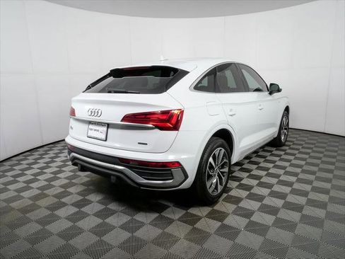 Used 2023 Audi Q5 2.0T Premium w/ Convenience Package AWD/4WD image 3