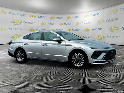 New 2025 Hyundai Sonata Limited image 11