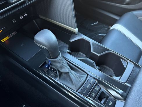Certified 2025 Toyota Camry SE FWD image 21