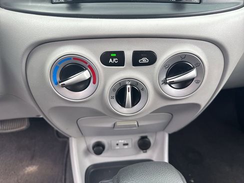 Used 2011 Hyundai Accent GLS w/ Premium Pkg 4 image 15