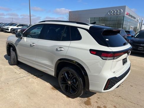 New 2026 Volkswagen Tiguan SE R-Line AWD/4WD image 4