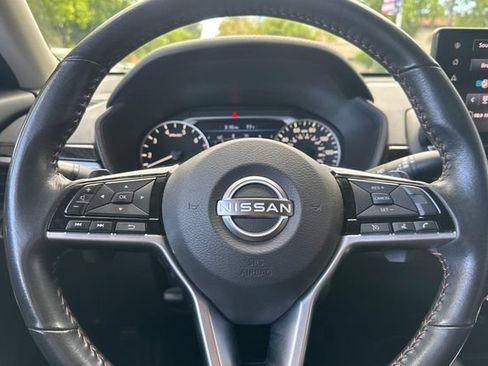 Used 2023 Nissan Altima 2.5 SR w/ SR Premium Package FWD image 23