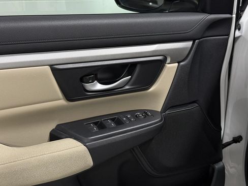 Used 2020 Honda CR-V LX image 11
